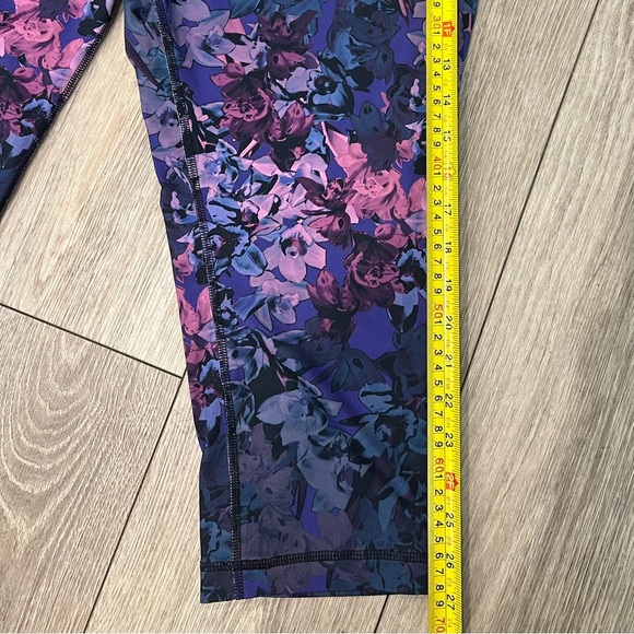 Danskin medium Vibrant Blue and Purple Capri Pants with Abstract Design - Picture 7 of 8
